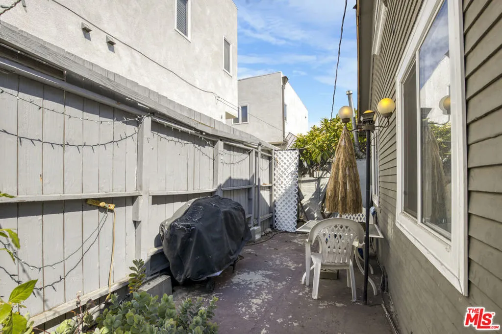 6431 Dix Street, Los Angeles, California 90068 home-pic-5